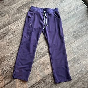 FIGS LIMITED DEEP PURPLE- Kargo Medium Regular pants scrubs